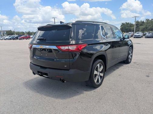 Mosaic Black Metallic 2019 Chevrolet Traverse LT Leather