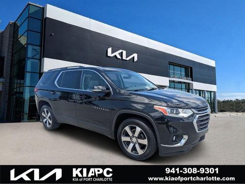 Mosaic Black Metallic 2019 Chevrolet Traverse LT Leather