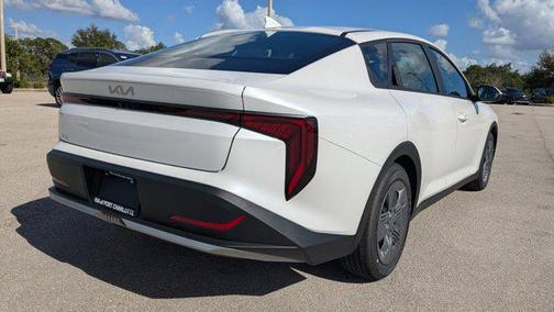 2025 Kia K4 LX