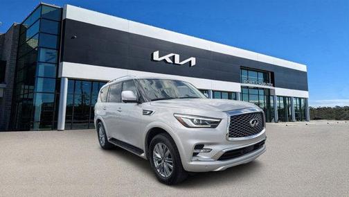 2023 INFINITI QX80 Luxe