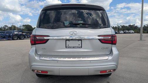 2023 INFINITI QX80 Luxe