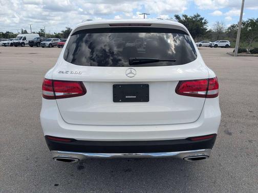 designo Diamond White Metallic 2019 Mercedes-Benz GLC 300 Base