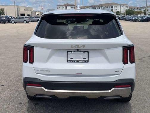 Glacial White Pearl 2025 Kia Sorento S