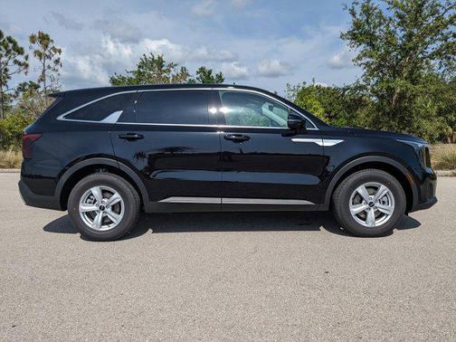 2025 Kia Sorento LX