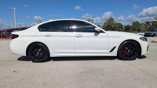2022 BMW 530 i