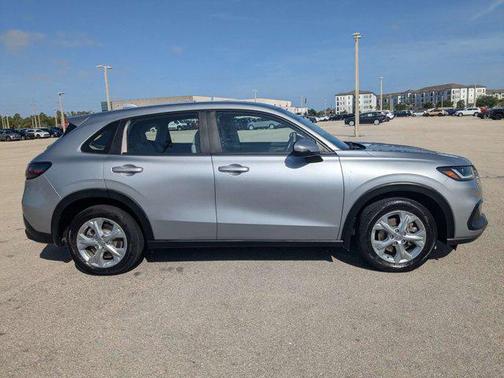 Urban Gray Pearl 2024 Honda HR-V LX