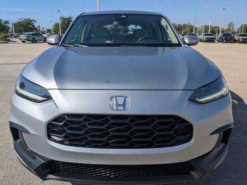 Urban Gray Pearl 2024 Honda HR-V LX