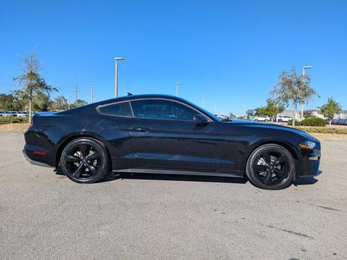 2021 Ford Mustang EcoBoost