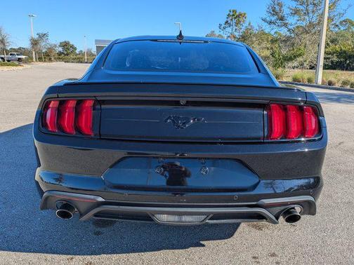 2021 Ford Mustang EcoBoost