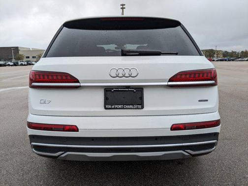 2023 Audi Q7 45 Premium