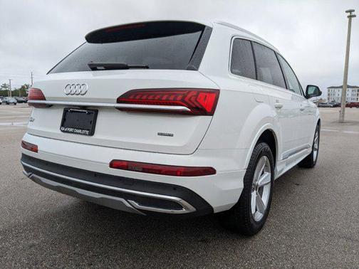 2023 Audi Q7 45 Premium