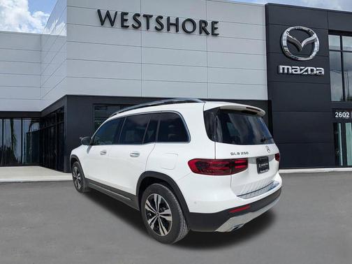 Polar White 2025 Mercedes-Benz GLB 250 4MATIC