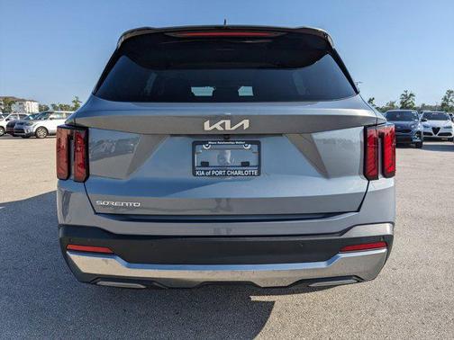 2025 Kia Sorento S