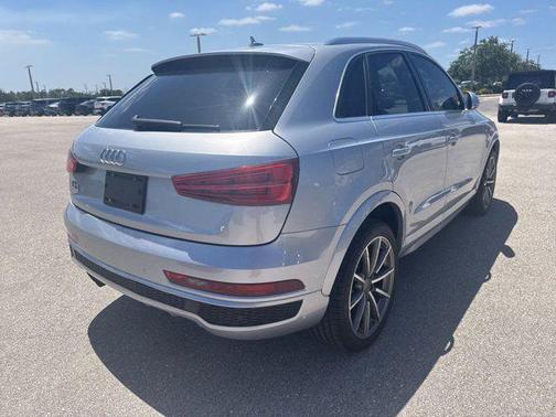 Florett Silver Metallic 2018 Audi Q3 2.0T Premium Plus