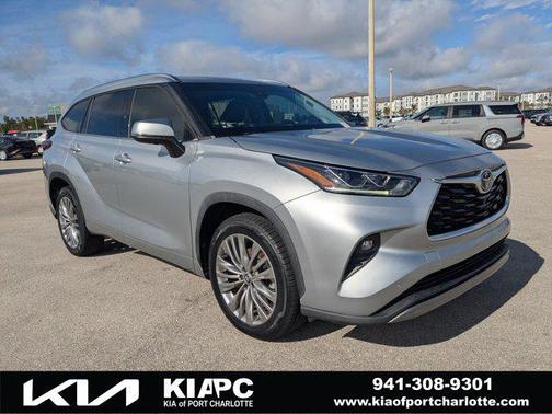 2022 Toyota Highlander Platinum