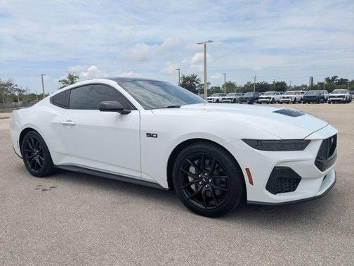 Oxford White 2025 Ford Mustang GT Premium