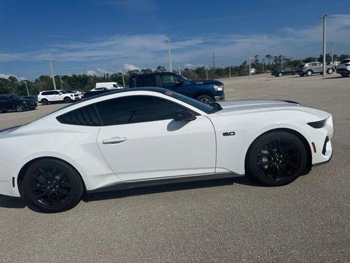 Oxford White 2025 Ford Mustang GT Premium