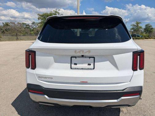 Glacial White 2026 Kia Sorento S