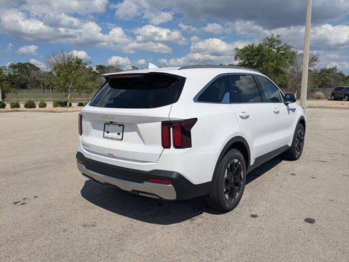 Glacial White 2026 Kia Sorento S