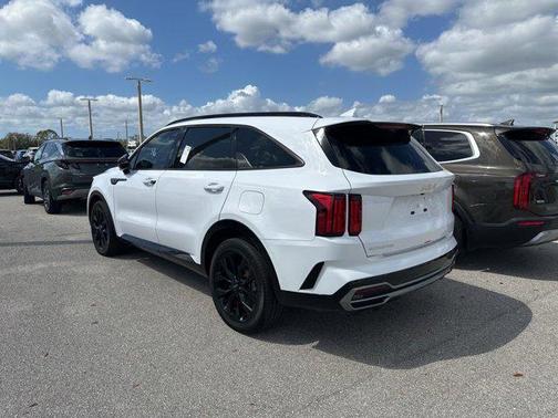 2023 Kia Sorento SX