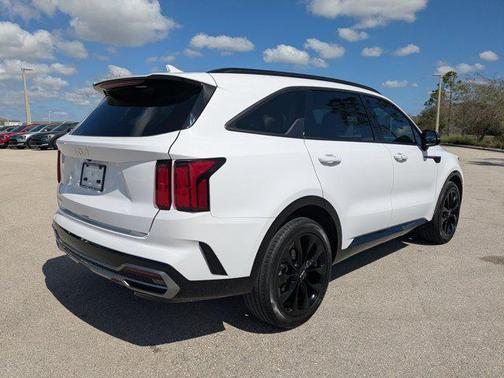 2023 Kia Sorento SX