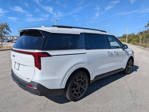 Snow White Pearl 2026 Kia Carnival Hybrid SX Prestige