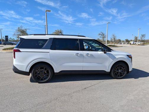Snow White Pearl 2026 Kia Carnival Hybrid SX Prestige