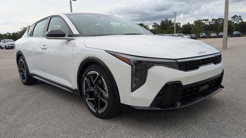 2025 Kia K4 GT-Line