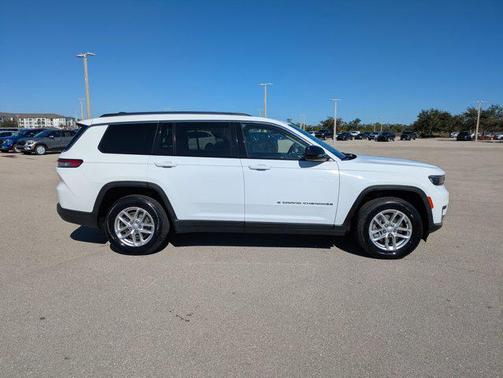 2021 Jeep Grand Cherokee L Laredo