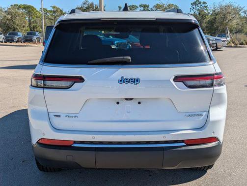 2021 Jeep Grand Cherokee L Laredo