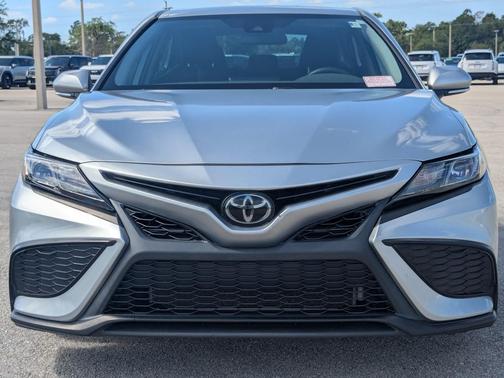 Celestial Silver Metallic 2024 Toyota Camry SE