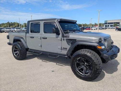 Sting-Gray Clearcoat 2022 Jeep Gladiator Sport