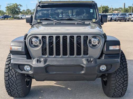 Sting-Gray Clearcoat 2022 Jeep Gladiator Sport