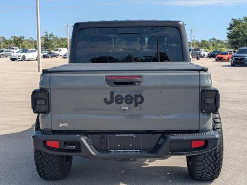 Sting-Gray Clearcoat 2022 Jeep Gladiator Sport