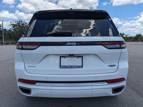 2022 Jeep Grand Cherokee Summit