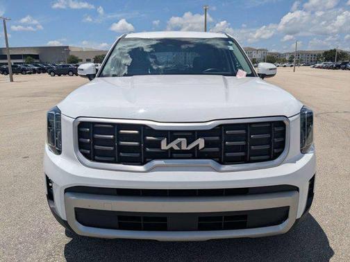 Glacial White Pearl 2024 Kia Telluride S