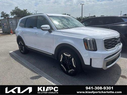 Glacial White Pearl 2024 Kia Telluride S