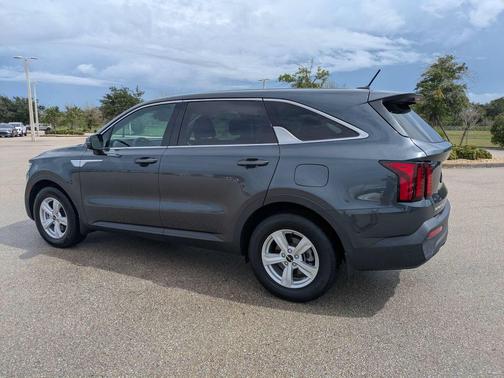 Gravity Grey 2023 Kia Sorento LX