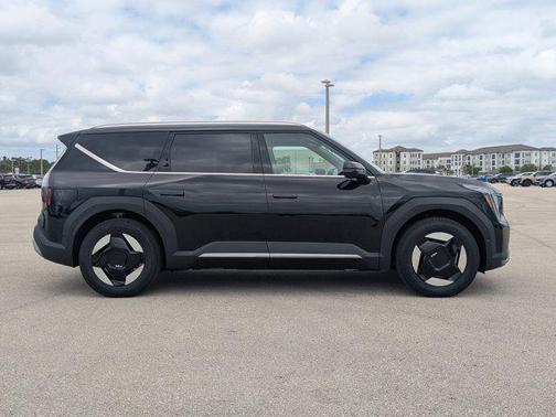 Ebony Black 2026 Kia EV9 Wind