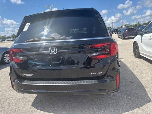 Crystal Black Pearl 2025 Honda Odyssey Sport-L