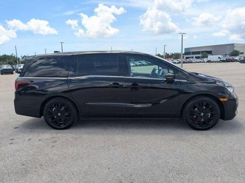 Crystal Black Pearl 2025 Honda Odyssey Sport-L