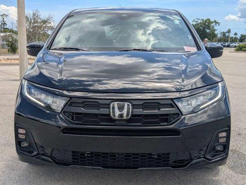 Crystal Black Pearl 2025 Honda Odyssey Sport-L