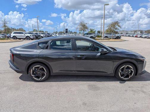 2026 Kia K4 EX