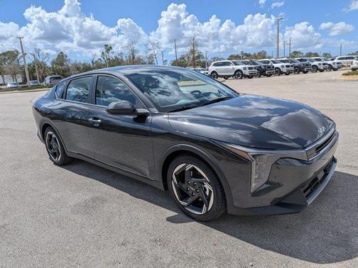 2026 Kia K4 EX