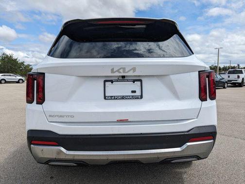 2025 Kia Sorento S