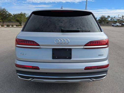 2022 Audi Q7 55 Premium