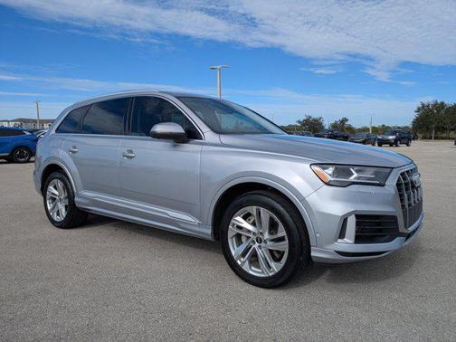 2022 Audi Q7 55 Premium