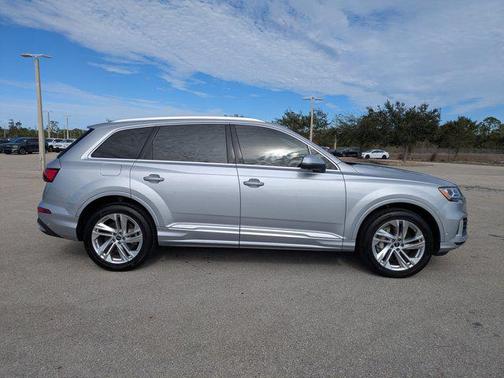 2022 Audi Q7 55 Premium