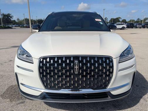 Pristine White Metallic Tri-Coat 2023 Lincoln Corsair Reserve