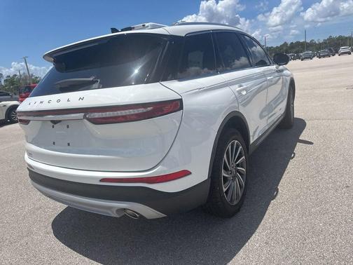 Pristine White Metallic Tri-Coat 2023 Lincoln Corsair Reserve